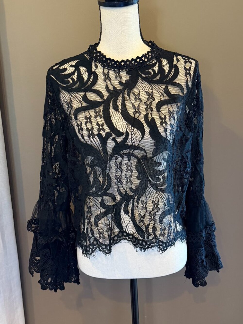 NWT Black Lace Bell Sleeve Sheer Dark Romantic Witchy Whimsy goth Blouse, Size L